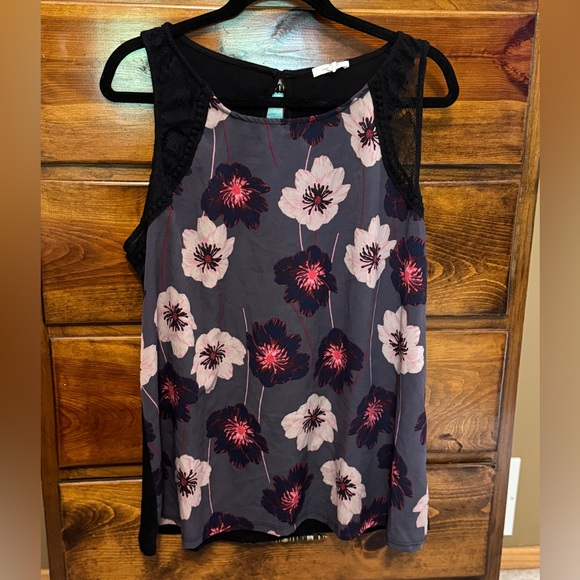 Floral top - Picture 1 of 3